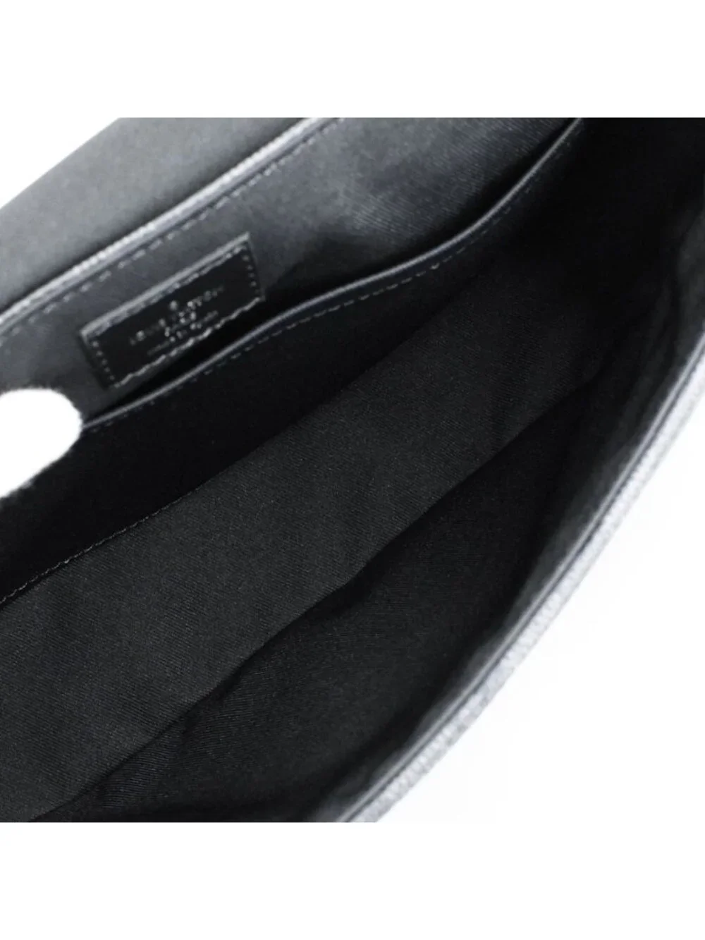 Louis Vuitton Shoulder Bag District